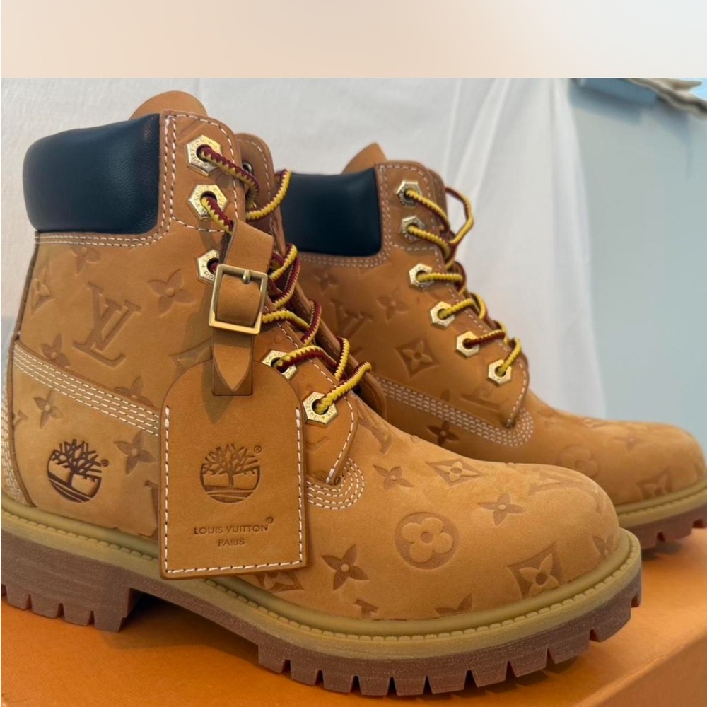 Louis Vuitton x Timberland 6” boots in wheat w/ light LV monogram sz US 7